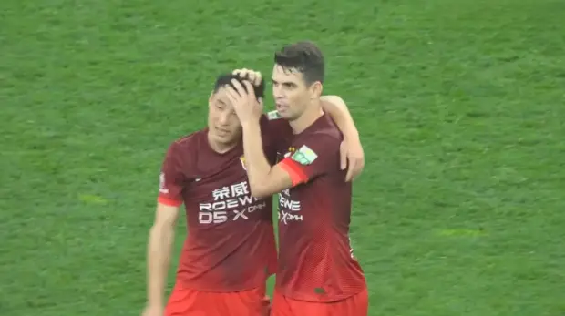 Chelsea And Shanghai Port Stand With Oscar