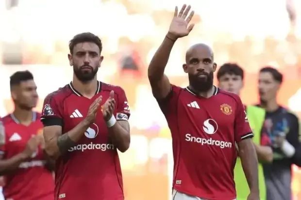 Man United and Newcastle Battle for Moukio