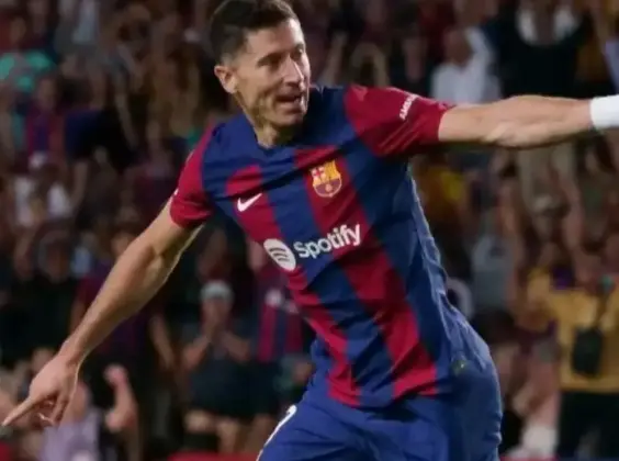 Barcelona Anger as Lewandowski Plays Injured